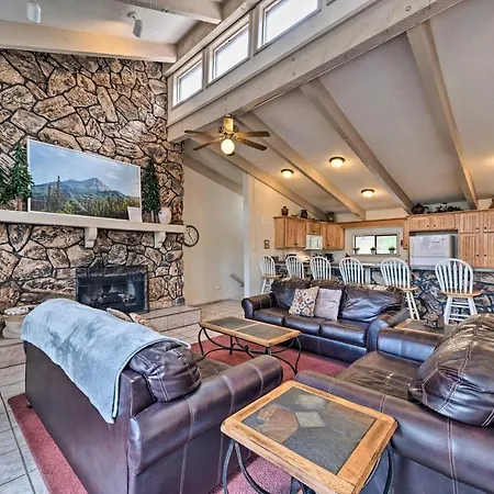 Ruidoso Home With Private Wet Bar And Pool Table
